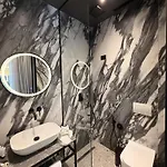 Gest Hotel *