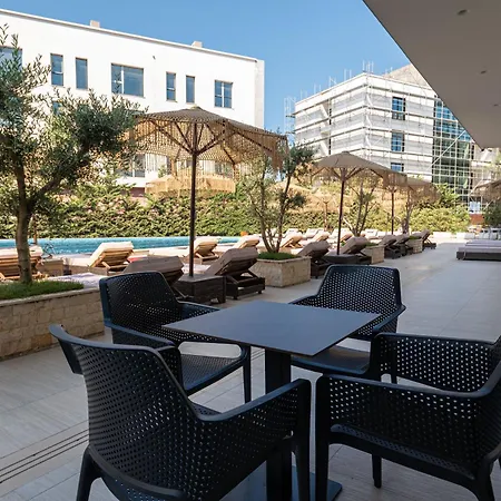 Gest Hotel *