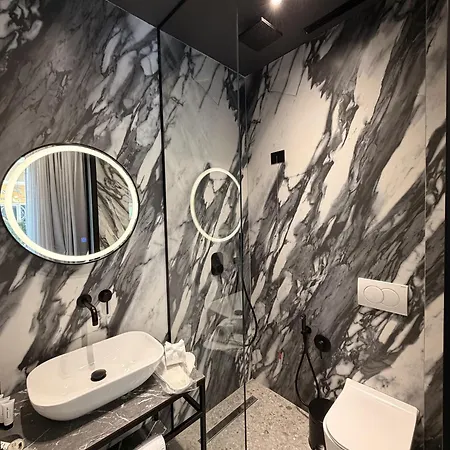 Gest Hotel *